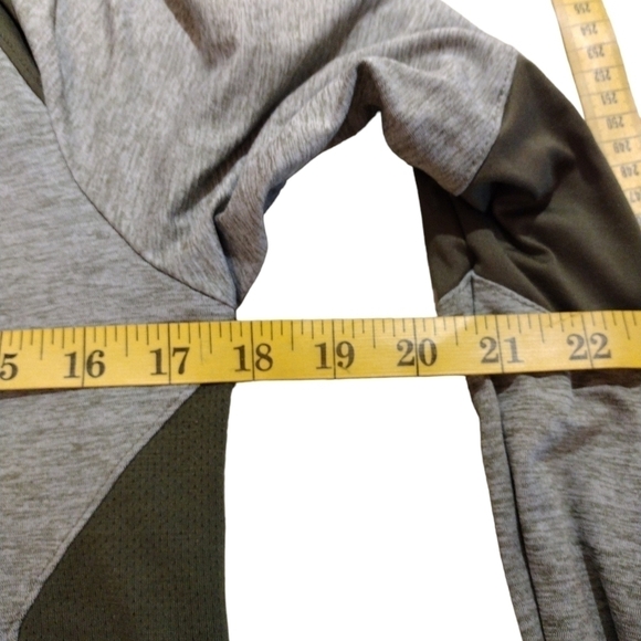 Champion Activewear Shirts - Picture 5 of 5